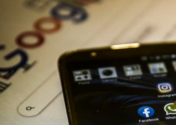 Assembleia promulga lei que proíbe uso de smartphones em salas de aula no RN