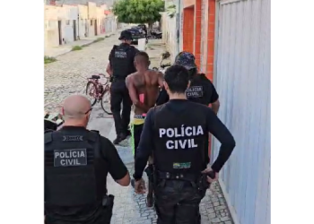 Casal investigado por crime de tráfico de drogas é preso em Areia Branca