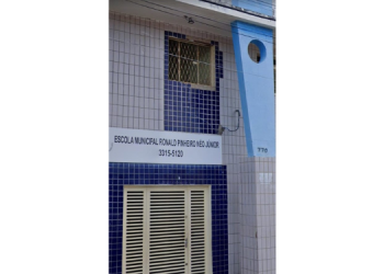 Pais denunciam que escola está sem aulas presenciais desde 2023 por problemas estruturais