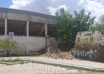 Muro que desabou não é do Nogueirão, diz Secretaria de Esporte