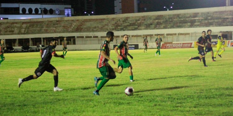 Baraúnas vence Força e Luz na abertura do Campeonato Estadual