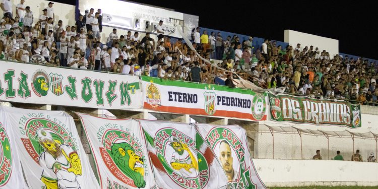 Baraúnas rompe relações com duas torcidas organizadas após atos de violência