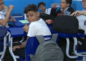 Recomeço: após tratamento de leucemia, menino volta à escola em Mossoró