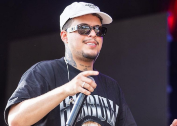 Após Felipe Amorim não concluir percurso de trio, Prefeitura de Caicó analisa pagamento de cachê do artista