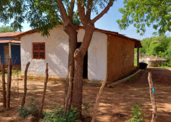 Morador afirma que fugitivos da penitenciária em Mossoró levaram roupas e comida da casa arrombada   