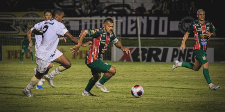 ABC derrota Baraúnas no Frasqueirão e garante primeiro lugar do grupo B