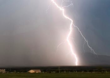 Mais de 28 mil raios atingiram o RN nos dois primeiros meses de 2024