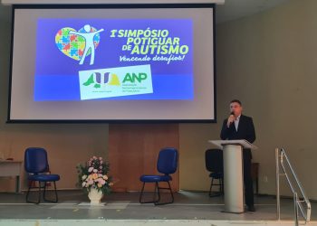 Autismo é discutido em Mossoró com participação de profissionais da Saúde e Educação