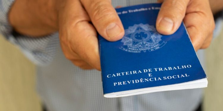 RN abre 1.415 novas vagas de emprego com carteira assinada em março