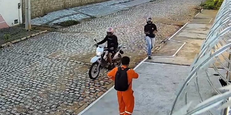 Assalto é registrado nas primeiras horas do dia na Alameda dos Cajueiros