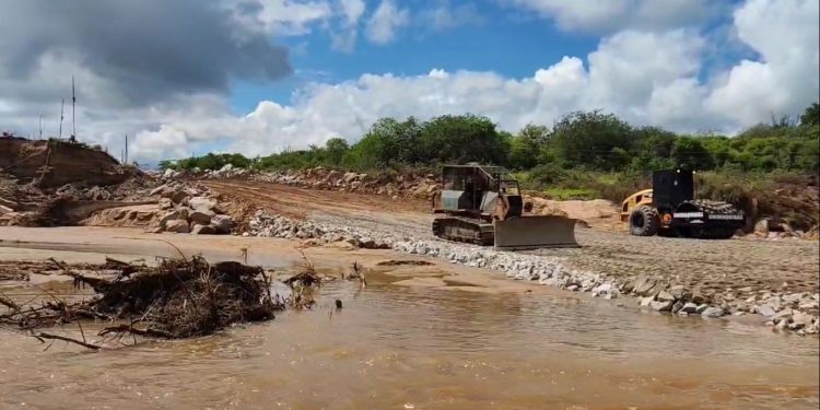 Prazo dado pelo ministro para conclusão da obra do desvio na BR 304 encerra essa semana
