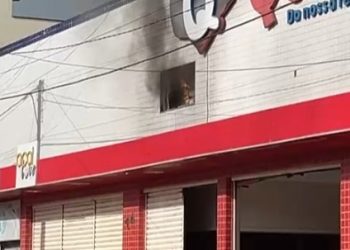 Incêndio atinge parte superior de supermercado em Baraúna
