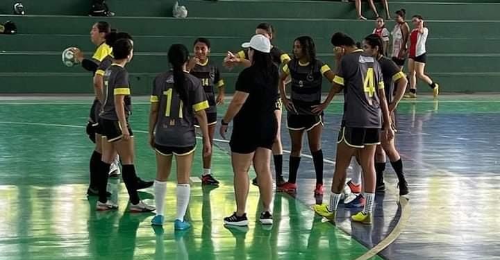 Estudantes unem solidariedade e espírito esportivo em torneio feminino de futsal