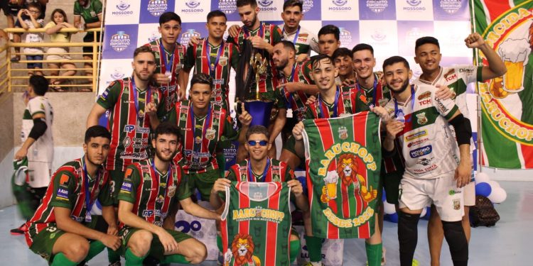 Baraúnas e Fénix celebram título do futsal no CEM