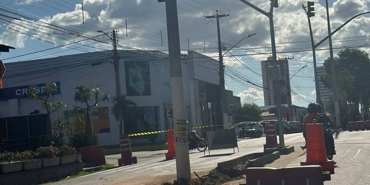 Prefeitura dá continuidade às adequações na Avenida João da Escóssia