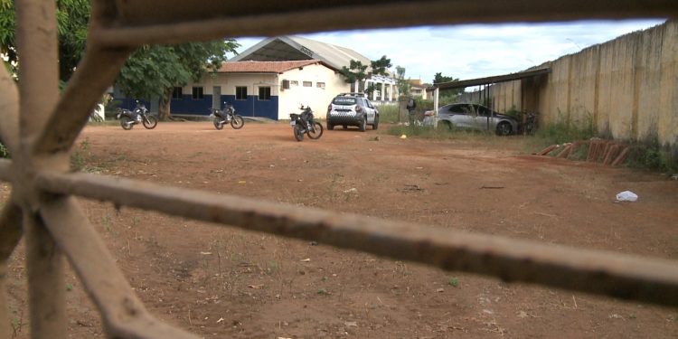 Menor é apreendido armado dentro de sala de aula em Mossoró