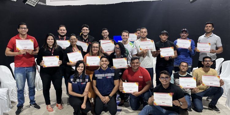 Capacitação de primeiros socorros para membros da Cipa aconteceu na TCM Telecom nesta quinta-feira (16)
