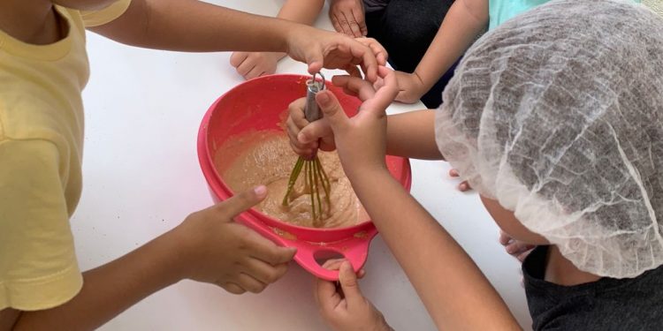 Empreendedores criam espaços infantis para pais curtirem o Pingo da Mei Dia