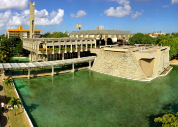 Conselho realiza plebiscito para decidir continuidade da greve dos professores da UFRN 