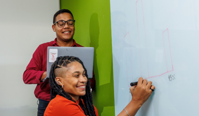 Cosern e Senai ofertam formação em auxiliar administrativo para pessoas com deficiência