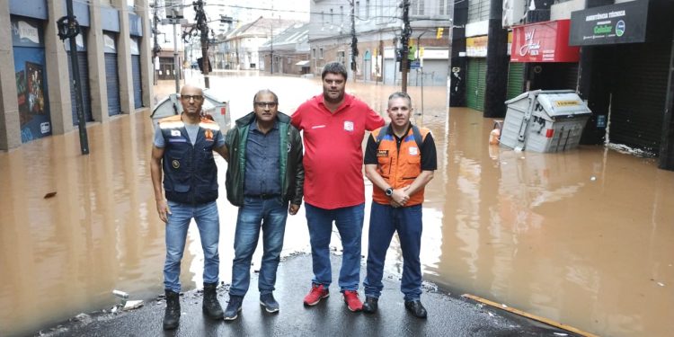 Bombeiro potiguar no RS relata que até hospitais precisaram ser evacuados