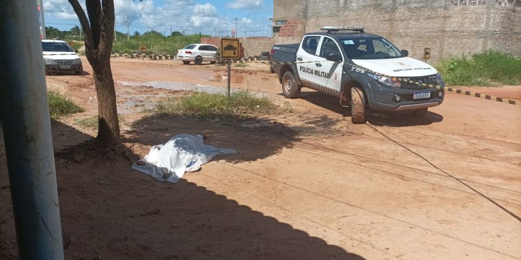 Homem é assassinado em borracharia na Maisa