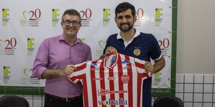 Potiguar fecha parceria com o IFRN para treinar no campo de futebol da instituição