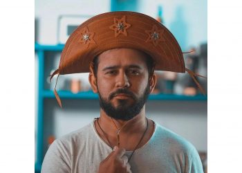 Bráulio Bessa se apresenta no Polo Poeta Antônio Francisco nesta quarta-feira (26)