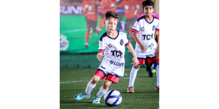 Talento do futebol: menino de 7 anos realizará teste no Fluminense