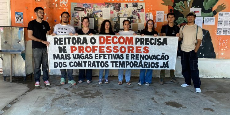 Estudantes do Decom da Uern enfrentam crise com falta de professores