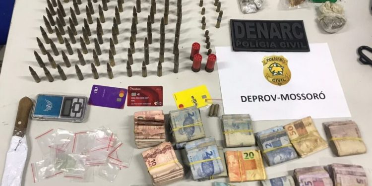 Polícia Civil apreende drogas, armas e munições em operação no Vingt Rosado 