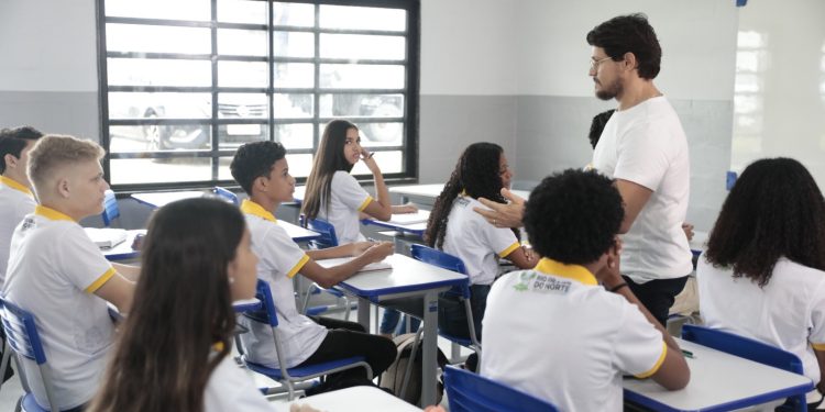 Lei da Política de Educação em Tempo Integral na rede estadual é sancionada
