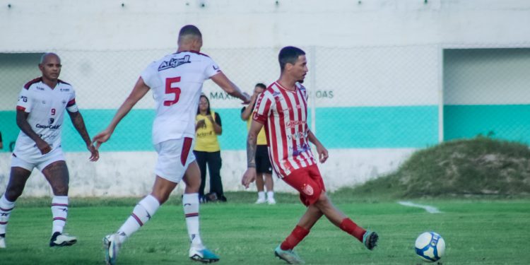 Goleiro marca gol de bicicleta e Potiguar cede empate em despedida da temporada