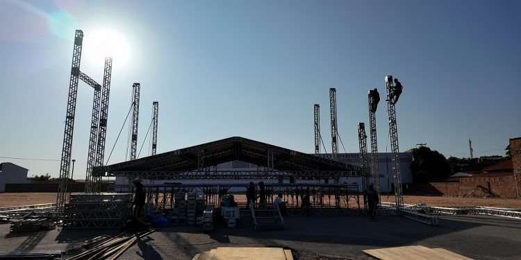 Estrutura do Festival Gastronômico de Tibau já está quase pronta