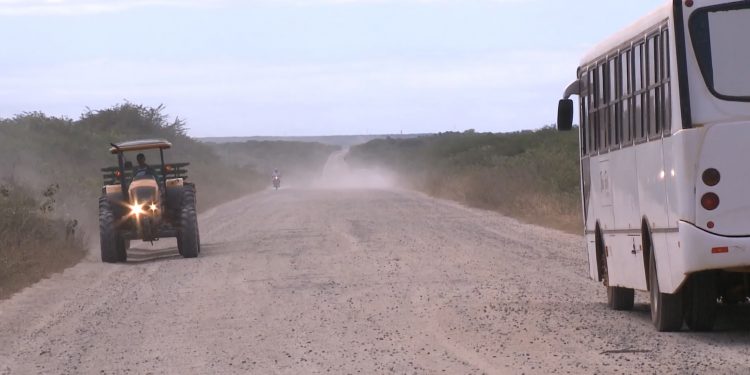 Situação da ‘Estrada do Melão’ gera protestos e prejudica o escoamento da fruta no estado