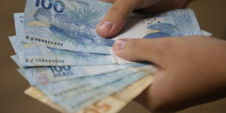 Governo conclui pagamento salarial do funcionalismo hoje (31)