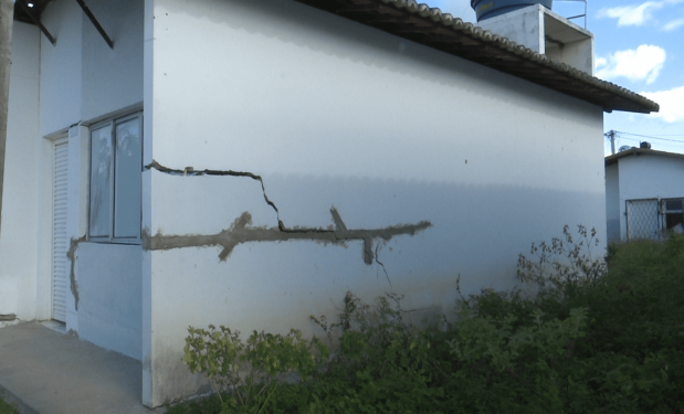 Moradores do Odete Rosado relatam “pesadelo” com rachaduras em residências