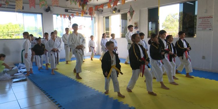 Mossoroenses vão disputar o Campeonato Brasileiro de Karatê-Dô no Paraná