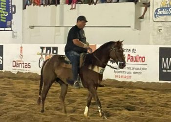 Vaqueiro sofre mal súbito e morre durante competição em Currais Novos