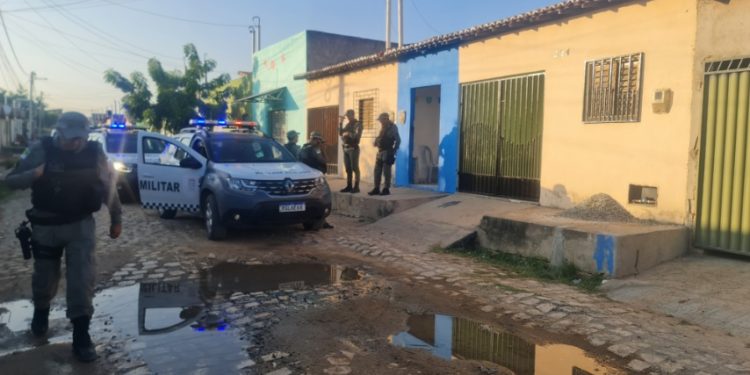 Triplo homicídio é registrado no Vingt Rosado