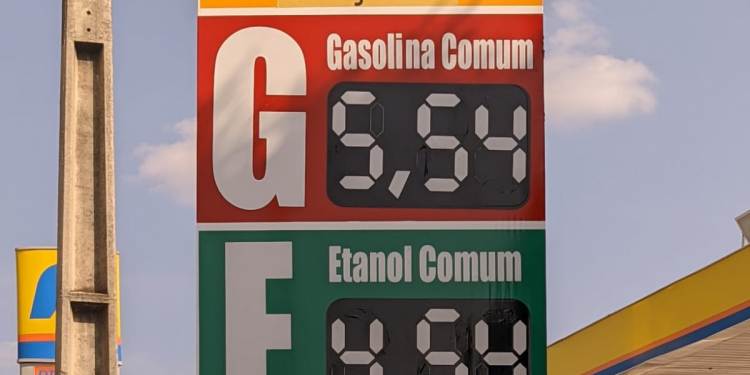 Preço da gasolina registra queda em Mossoró