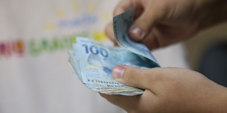 Governo do Estado iniciou pagamento da folha de agosto nesta terça (20)
