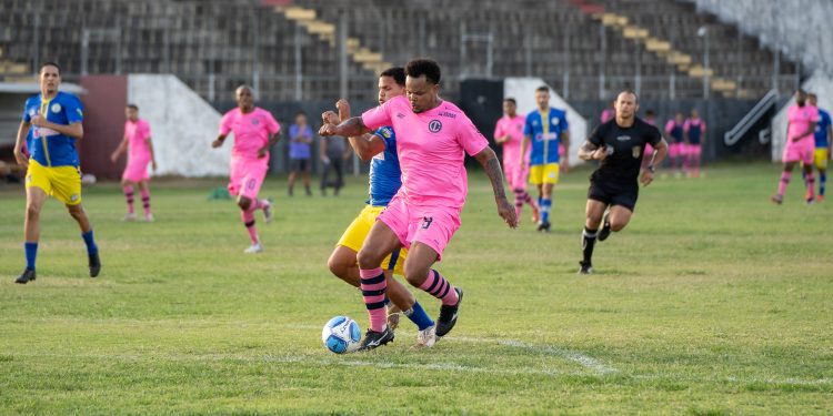 Lembra dele? Aos 40 anos, Bill estreia com gol pelo Laguna na Segunda Divisão