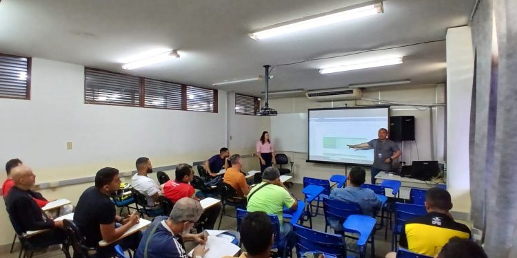 Detran-RN finaliza formação de motofretistas e mototaxistas