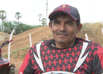 Aos 60 anos, piloto mossoroense é exemplo de vitalidade no Motocross: “idade não é obstáculo”