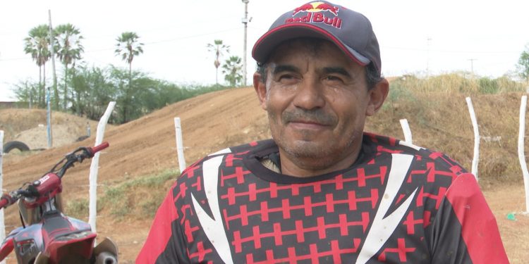Aos 60 anos, piloto mossoroense é exemplo de vitalidade no Motocross: “idade não é obstáculo”