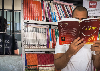 Livros que libertam: como a leitura transforma vidas dentro das prisões