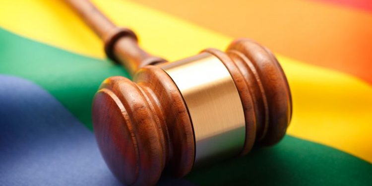 Governo do RN sanciona lei para combater violência contra LGBTQIAPN+ nas escolas estaduais