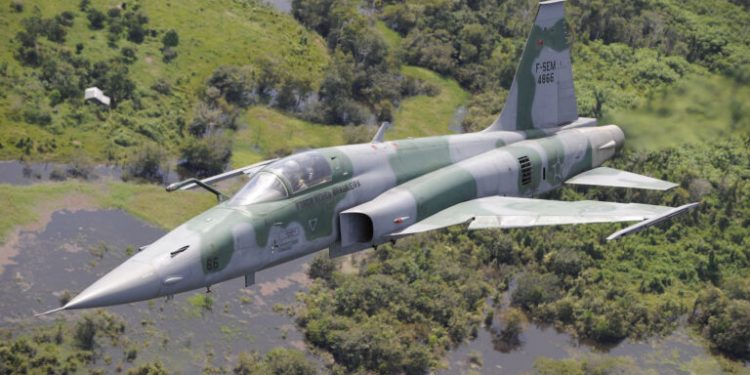 Piloto de jato da FAB que caiu em Parnamirim já recebeu alta médica