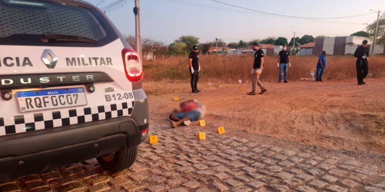 Homicídio à luz do dia: jovem é executado com tiros de pistola em Mossoró